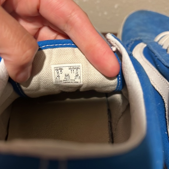 Blue Vans Men’s 9.5 - Picture 4 of 6